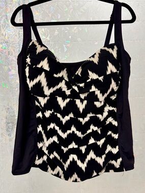 Black & White Printed Tankini Top - Women